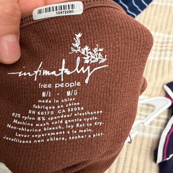 Free People Chocolate Brown seamless Camisole women’s size M/L - Picture 3 of 3